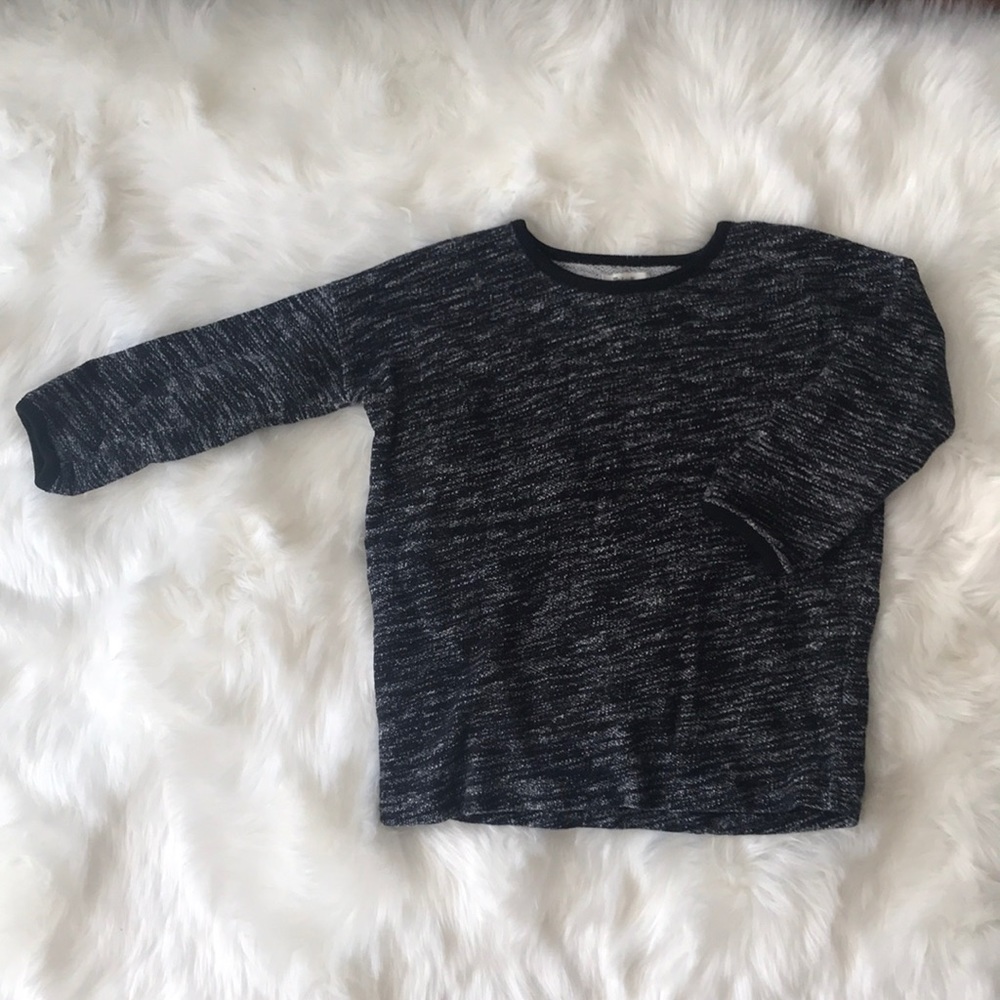 Cozy Women’s Heathered Black Crewneck Sweater